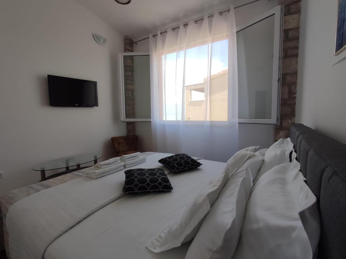 Apartment Sandrica Stomorska Ngoại thất bức ảnh