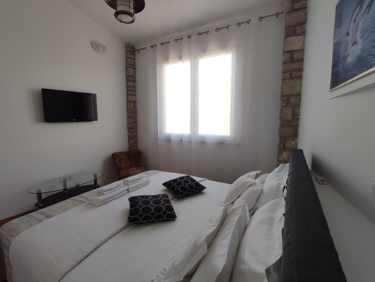Apartment Sandrica Stomorska Ngoại thất bức ảnh