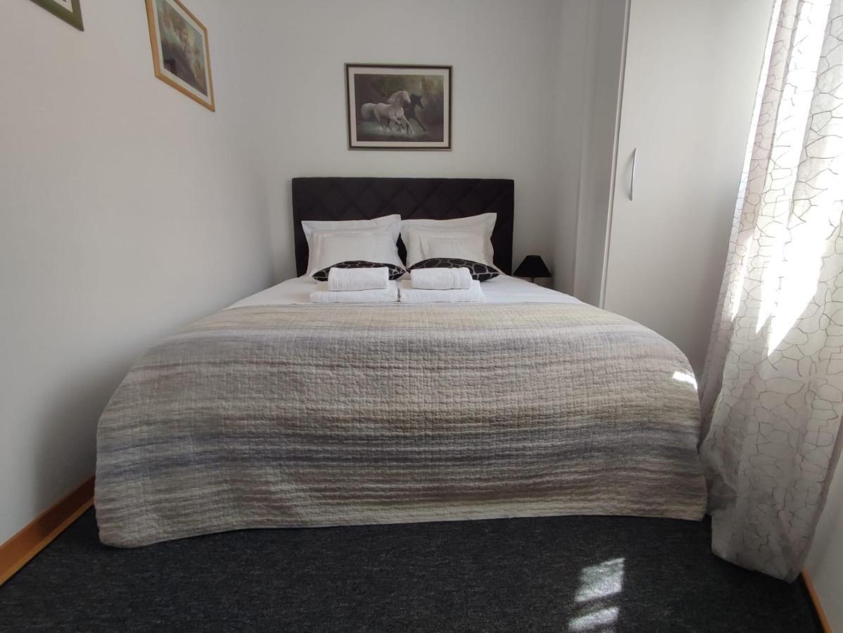 Apartment Sandrica Stomorska Ngoại thất bức ảnh