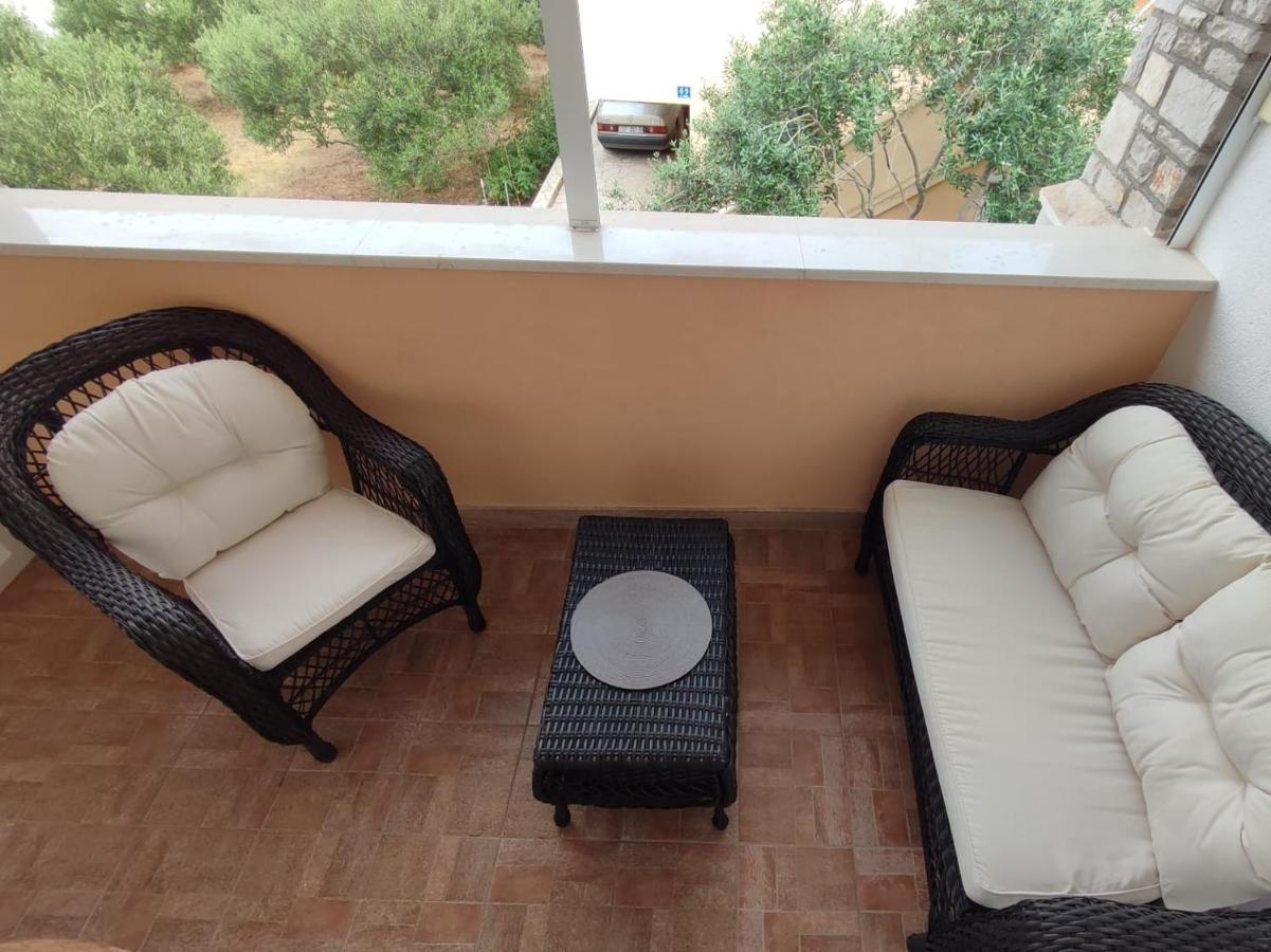 Apartment Sandrica Stomorska Ngoại thất bức ảnh
