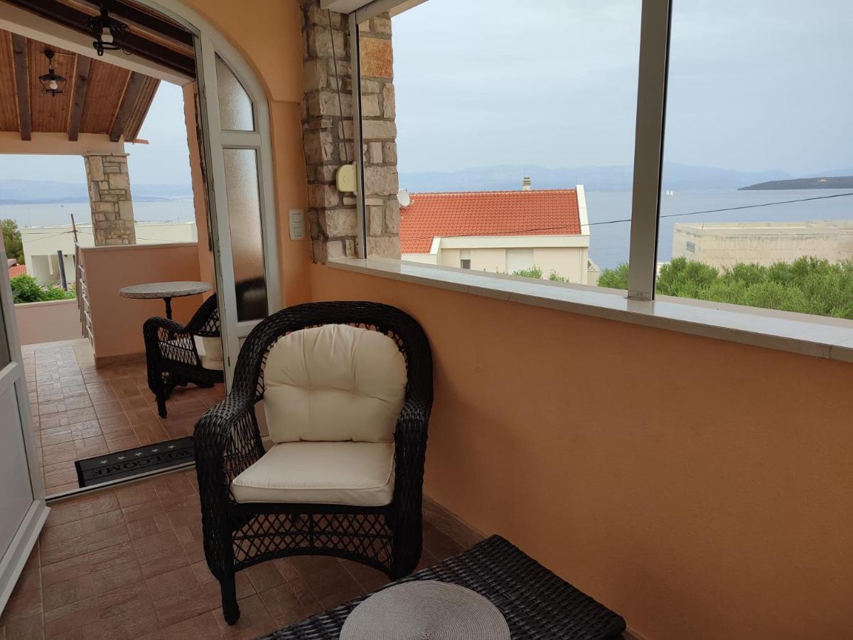 Apartment Sandrica Stomorska Ngoại thất bức ảnh