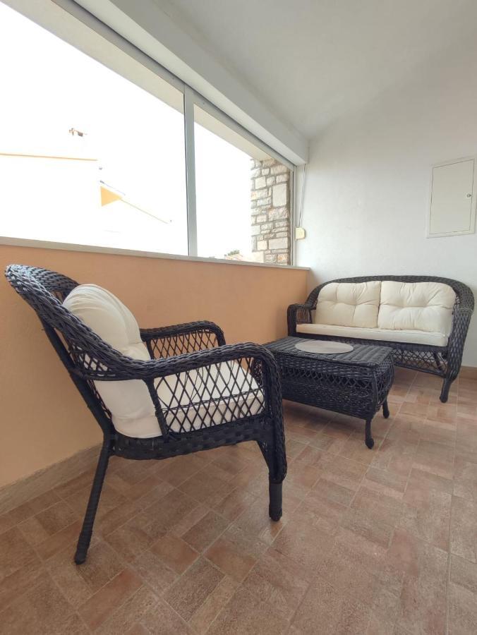Apartment Sandrica Stomorska Ngoại thất bức ảnh