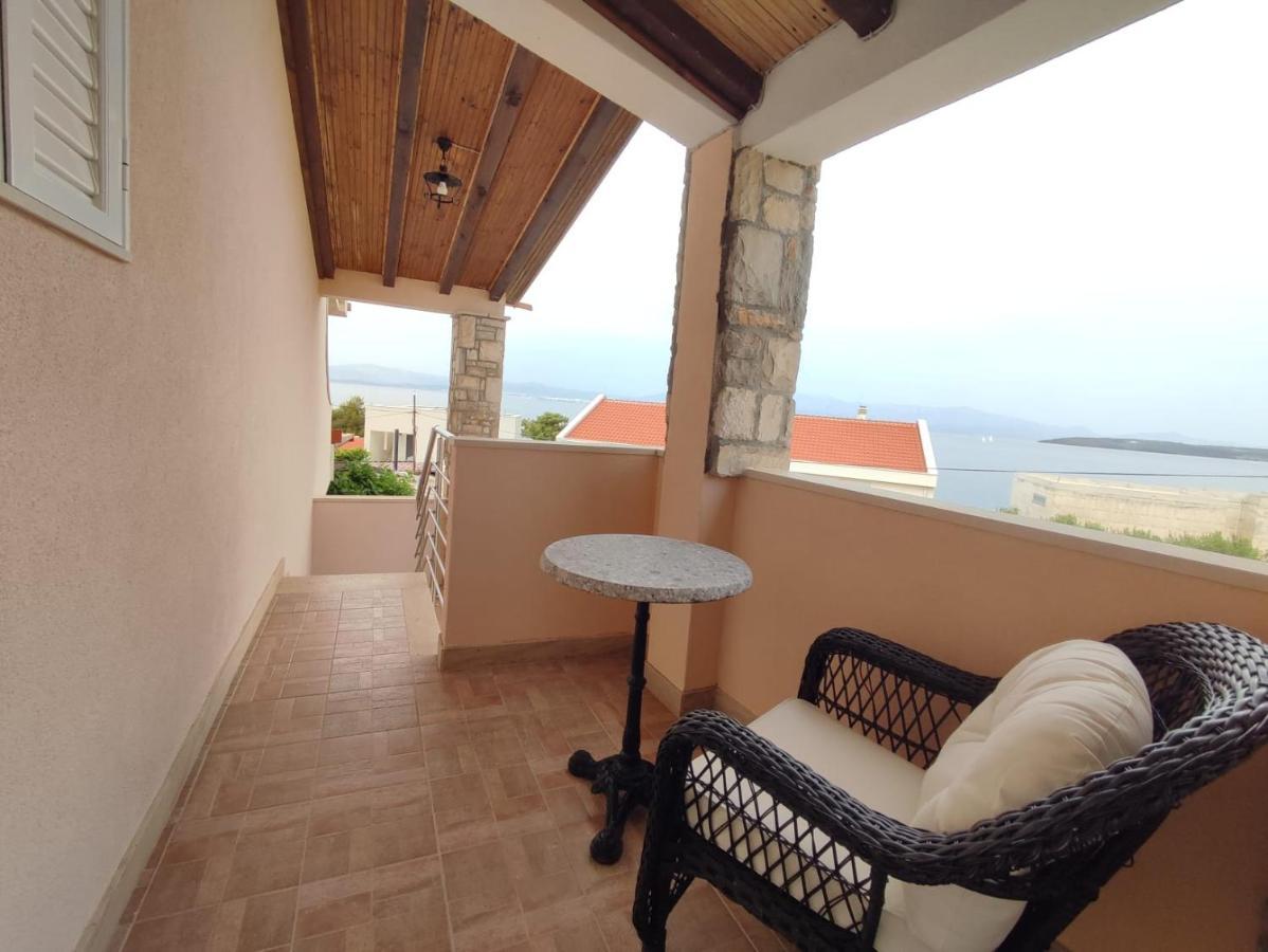 Apartment Sandrica Stomorska Ngoại thất bức ảnh
