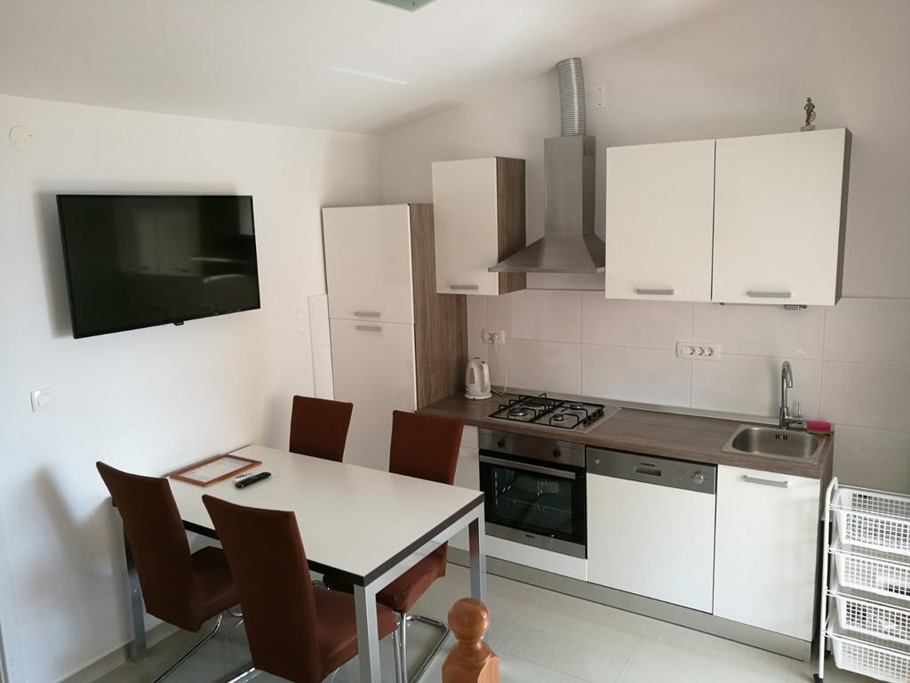 Apartment Sandrica Stomorska Ngoại thất bức ảnh